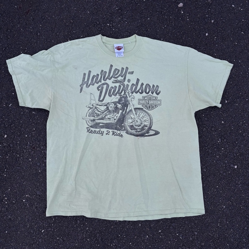 Harley-Davidson Men's Light Green Tee with Motorcycle Graphic